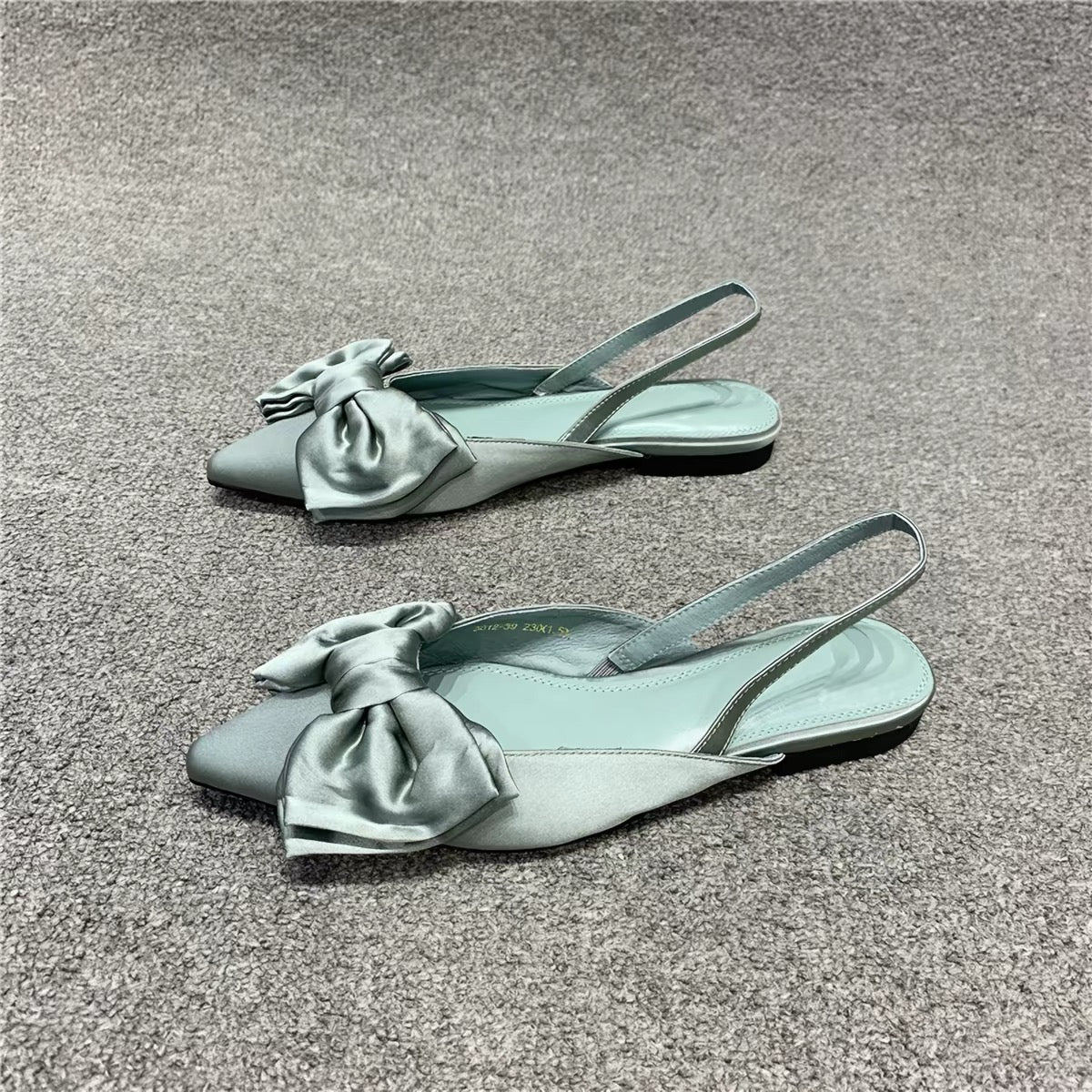 Mules mit Schleife