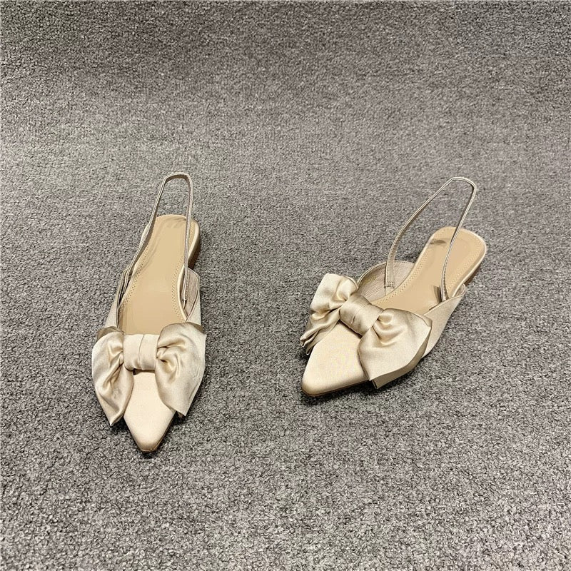 Mules mit Schleife